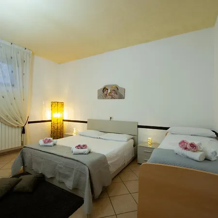 Apartment La Dimora Di Mary E Dony