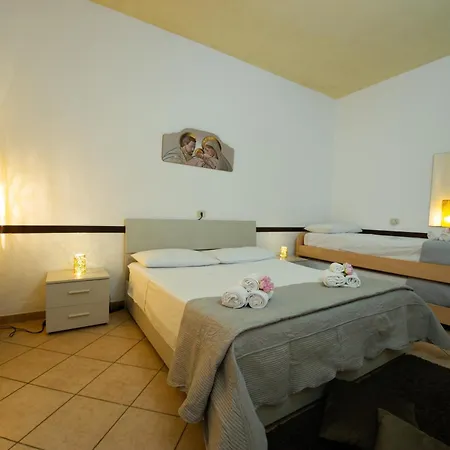 Apartment La Dimora Di Mary E Dony *